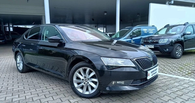 Skoda Superb cena 99900 przebieg: 121100, rok produkcji 2019 z Szczecin małe 596